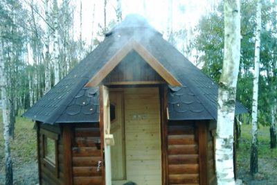 sauna ogrodowa z przedsionkiem